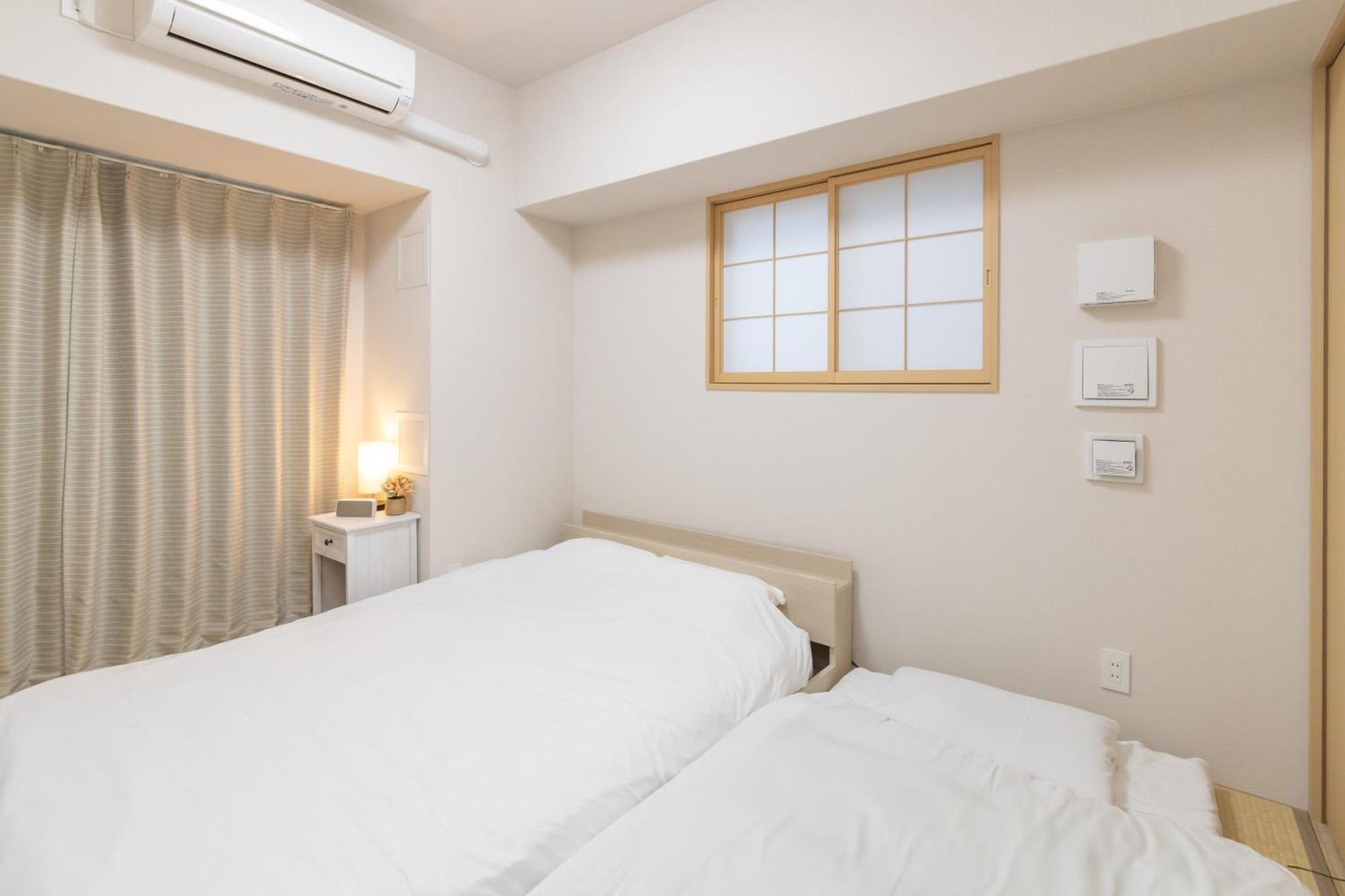 Rewit Building Apartment Осака Екстериор снимка