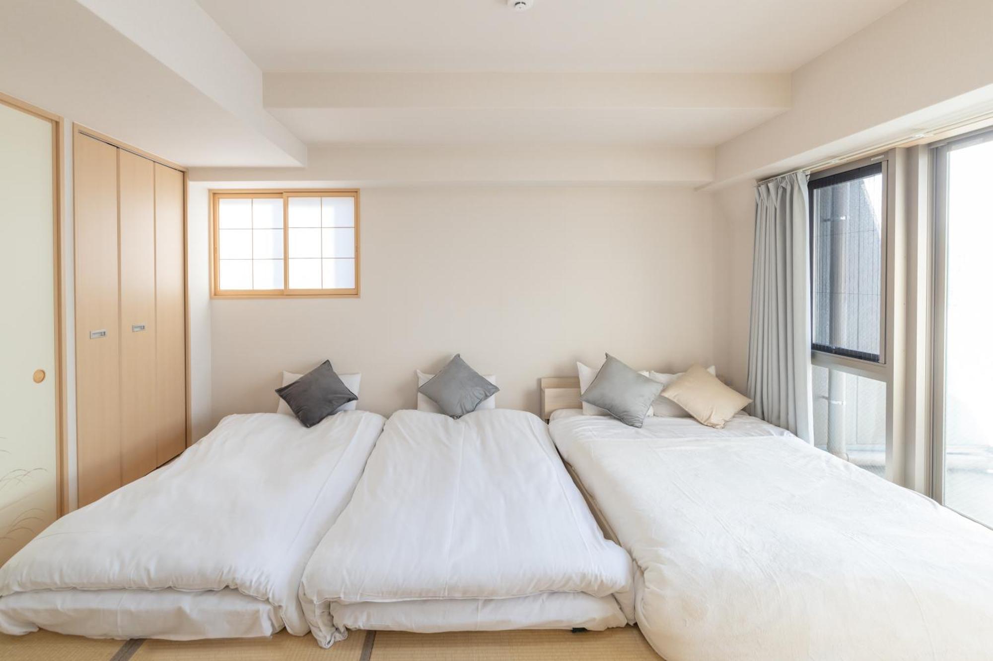 Rewit Building Apartment Осака Екстериор снимка